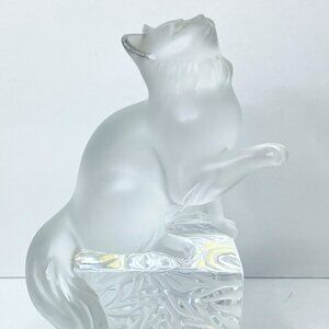 Lalique France Frosted Crystal Kitty Cat paw up Sculpture Paperweight A721